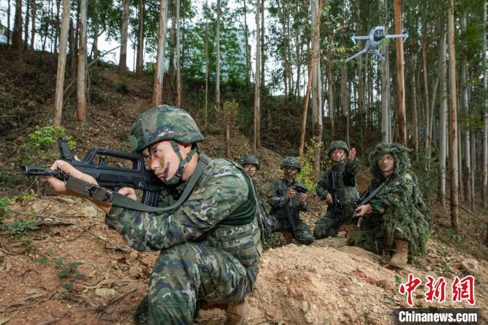 广西武警官兵立夏时节练兵忙