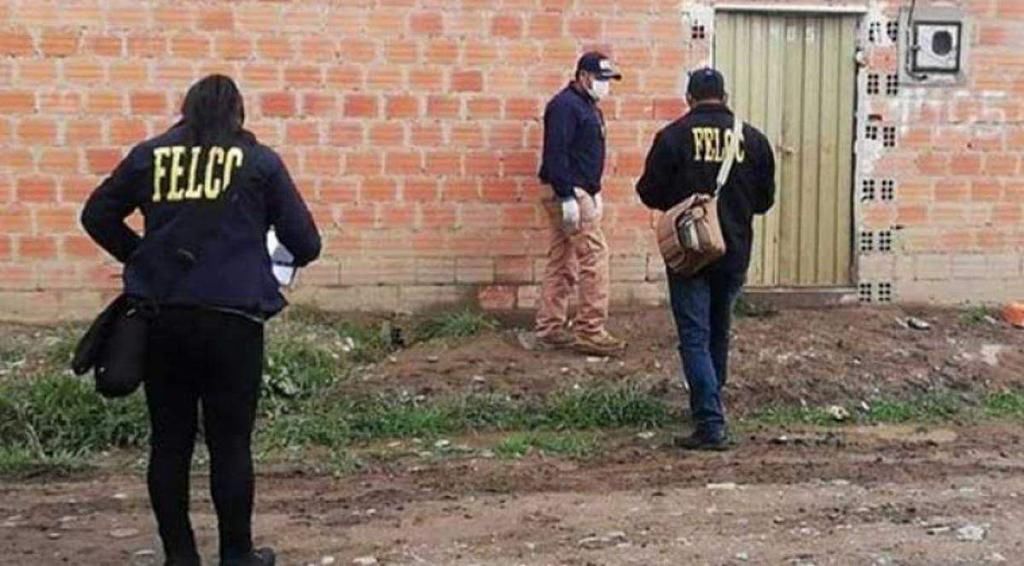 离奇|8岁女孩离奇被挂在房梁上吊死，弟弟指证：妈妈给姐姐灌了毒药