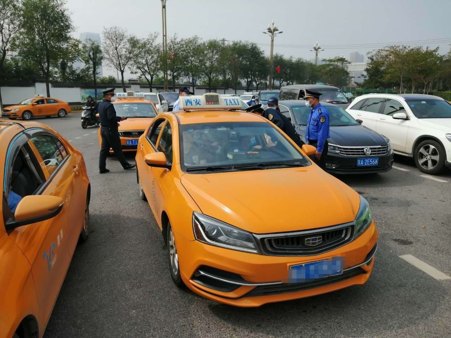 非法|西安出租开展“双节”期间专项整治行动 重点打击非法营运车辆
