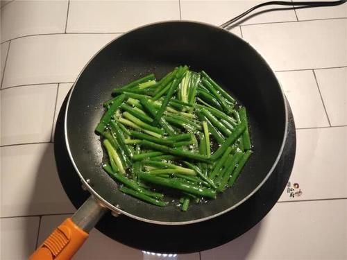 料汁|葱油拌面原来这么简单,这么做口感筋道一点也不坨,一周也吃不够