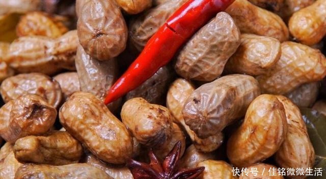 入味|煮“盐花生”只加盐可不够，多做这一步，花生又香又入味！