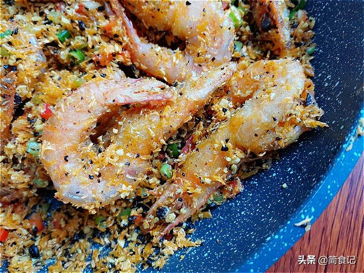 外焦里嫩|秋后,大虾这样做才解馋!外焦里嫩,连虾壳都要吃掉,贵点也值了