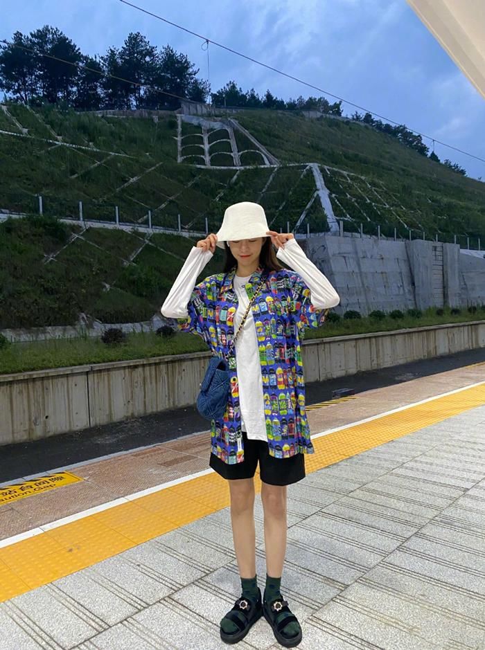  浪姐|靠《浪姐》圈粉的沈梦辰，私下更是穿衣达人，甜美帅气风随意切换