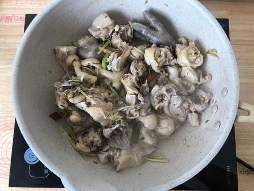 土豆|炖鸡块你做对了吗?焯水再炖?加水直接炖?教你正确的步骤