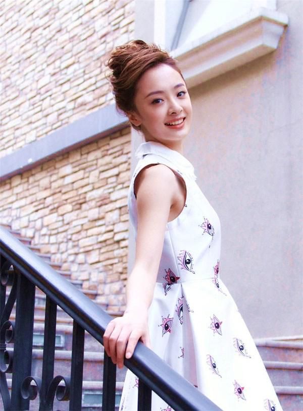 张嘉译|张嘉译的四个“女儿”,前三个都成功走红,唯独她却逐渐被遗忘!