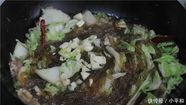  大白菜|冬天, 这菜人人爱, 2块钱一大碗, 每天炖一锅, 百吃不厌