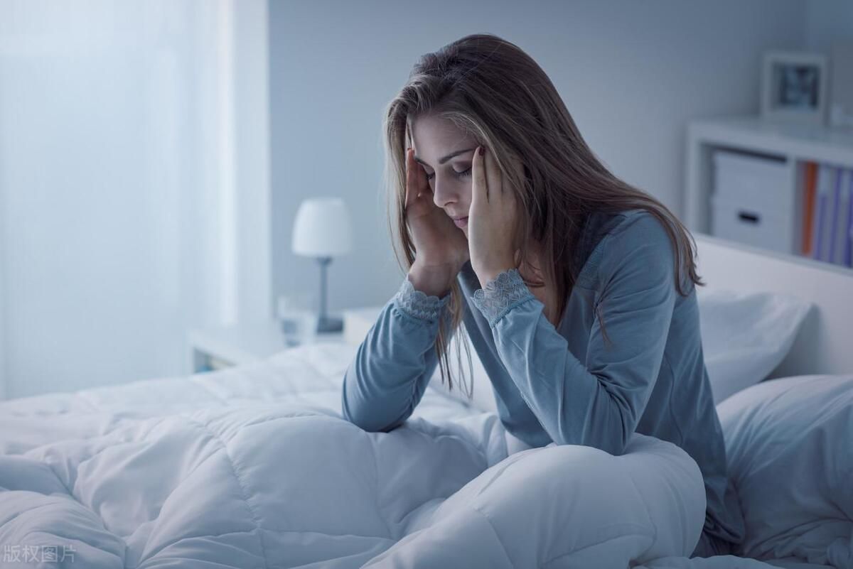 总是高烧不退是不是癌症的前兆(女子高烧不退确诊“不死癌症”，提醒：晒太阳是重要诱因)