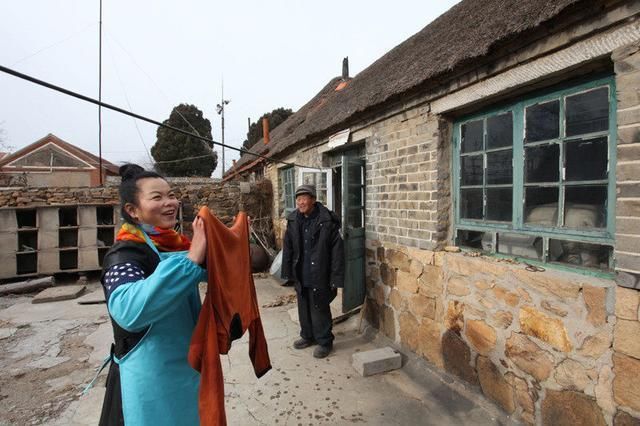 照顾|农村养老怪象“轮月养老”，儿女平均孝顺，老人一语道出其中的苦