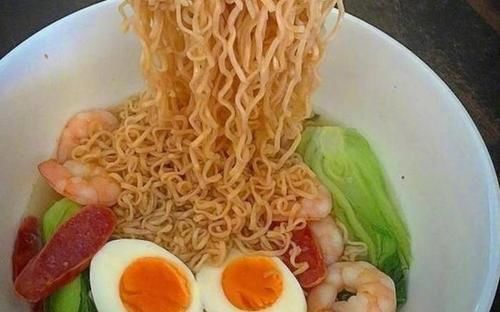  泡面|吃完连“汤都不剩”的4款泡面，蟹黄面上榜，图4爸妈超爱