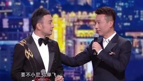  播来|《新闻联播》新主播来了，能唱能跳还能演，他的经历很“出格”
