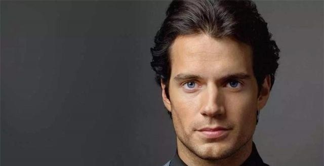 索菲娅|世界史:1682年伊凡和彼得共同加冕称帝,登上特别制作的双座王位