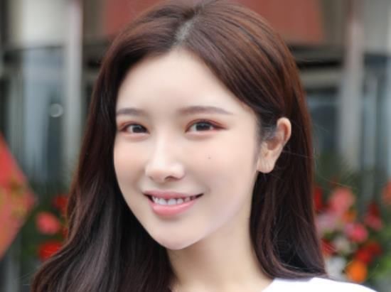 翟潇闻|闫妮搭档翟潇闻演母子，配角阵容很养眼，但看到他我却忍不住想笑