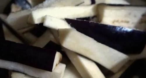 茄子|炒茄子,不要直接下锅,不入味还吸油!教你大厨做法,太香了