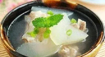  韭菜|美食精选：韭菜炒香干，大骨冬瓜汤，蚝油炒花生芽，粉丝拌蛋皮丝