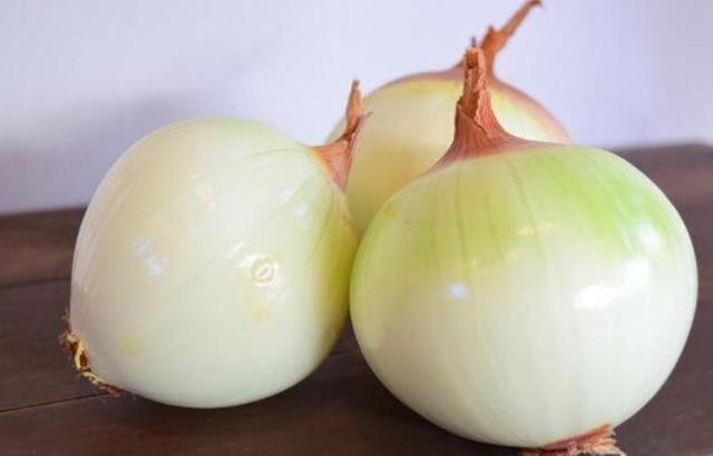 辣味浓|一样都是洋葱,原来紫皮和白皮的区别这么大,以后别买错了