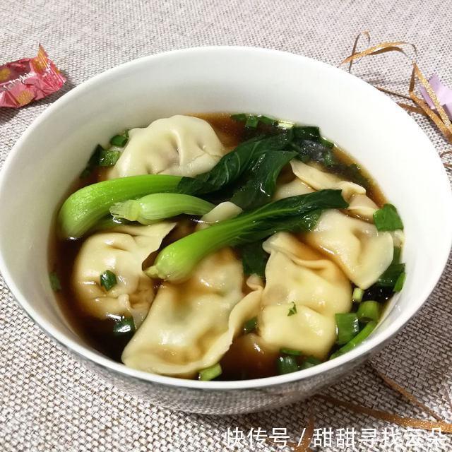  鲜肉|白菜鲜肉酸汤水饺，鲜香酸爽，好吃又开胃