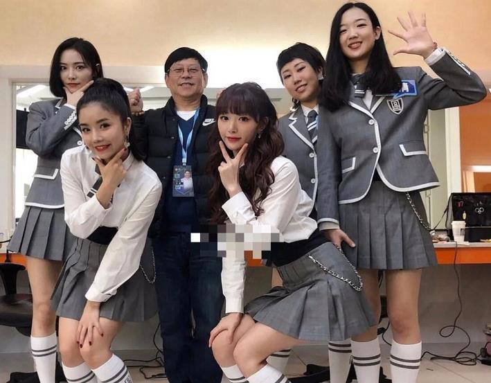 甜美|青春有你2和创造101主题曲A班合照,一个御姐团一个甜美系