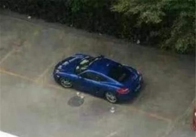  自找|保时捷车主买2车位停车，结果隔天被砖头砸坏，邻居还不是自找的
