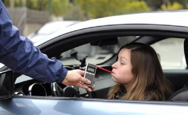  检测|一次喝三两42度白酒，多长时间后才检测不出酒驾？