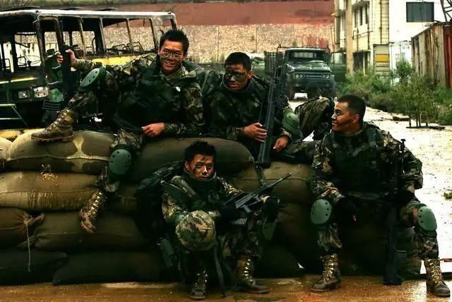  突击|豆瓣9.4分的《士兵突击》，那些幕后故事让人感慨万分