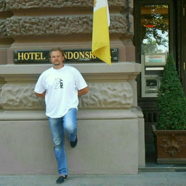  乌克兰|惊魂12小时！乌克兰犯罪小说作家劫持公交车，就为让总统推荐一部电影？