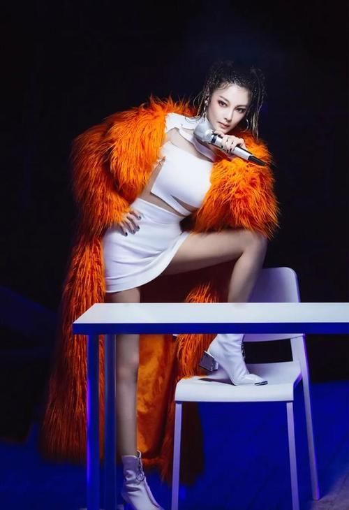  蓝盈莹|新一期乘风破浪的姐姐看点，张雨绮团夺第一，蓝盈莹回怼网络恶评