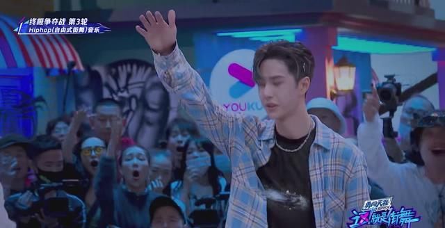  王一博|《这就是街舞》张艺兴得到专业认可，但是为何王一博却在摆手？