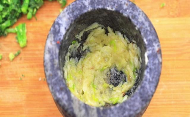  更容易蒸熟|进入三伏天，号称皇帝菜的茼蒿别错过！蒸一蒸清香脆嫩，常吃开胃