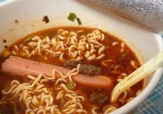 泡面|学生党公认的4种泡面搭档,卤蛋辣条都不算啥,图4才是“王者”
