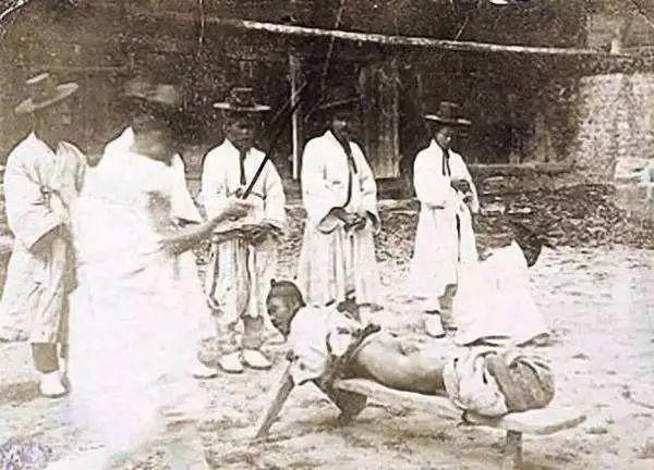  赵元任|【史话】旧时的衙役用神秘记数法，当着大老爷的面、少打行贿犯人