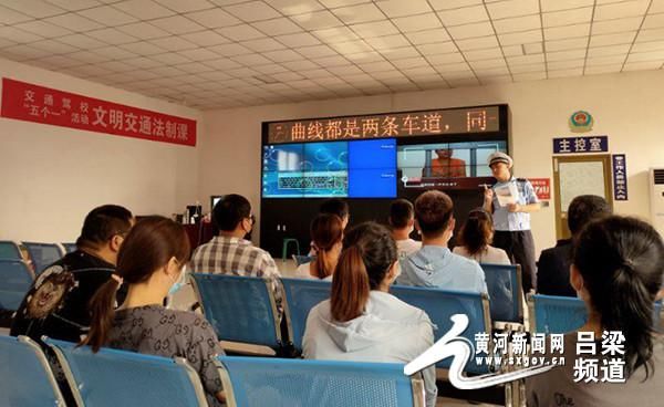 文明交通|交城交警多渠道多形式开展“礼让斑马线”宣传活动