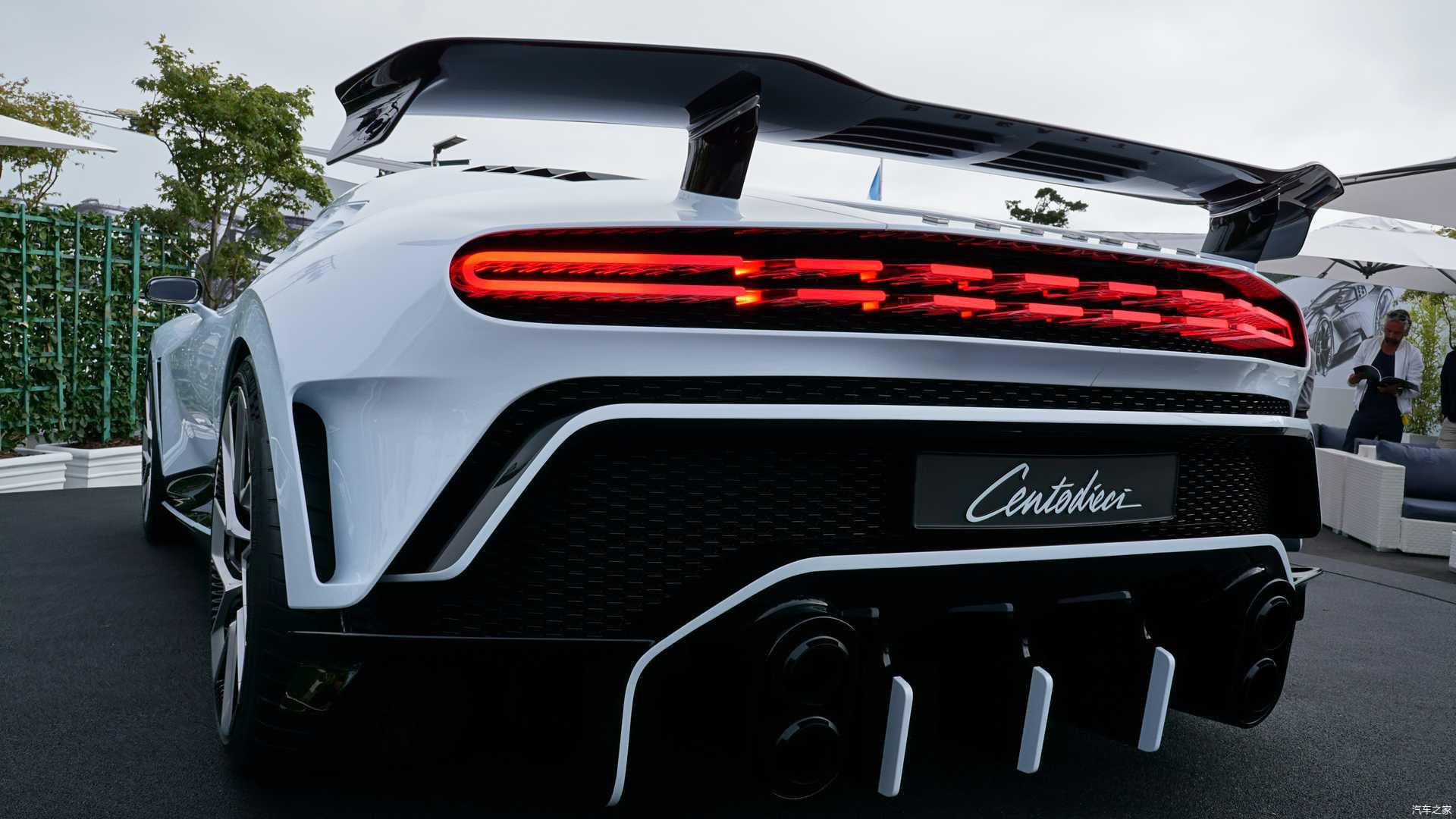 罗纳尔多|C罗下定布加迪限量超跑Centodieci 全球仅10台 2021年交付