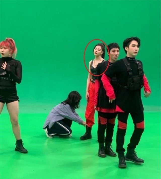 头发|“狂野男孩”刘星终是将别人的头发染成了绿色