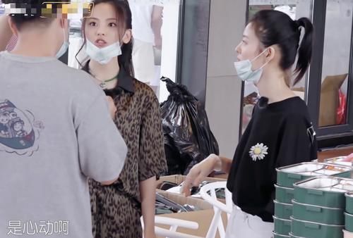 王源|《中餐厅4》王俊凯吐槽杨超越跑调,用词犀利,和王源很有默契