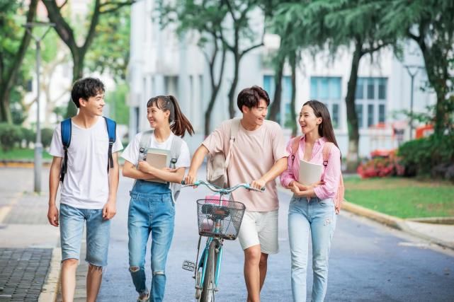 本科生|10人当中6人是大学生，本科生泛滥？考普通专升本没意义？
