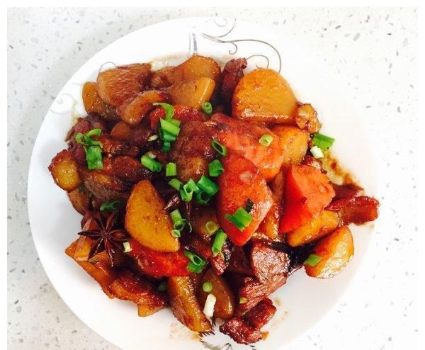 五花肉|美食推荐：素宫保鸡丁、香菇豆豉酱炒肉、腌笃鲜、五花肉烧土豆