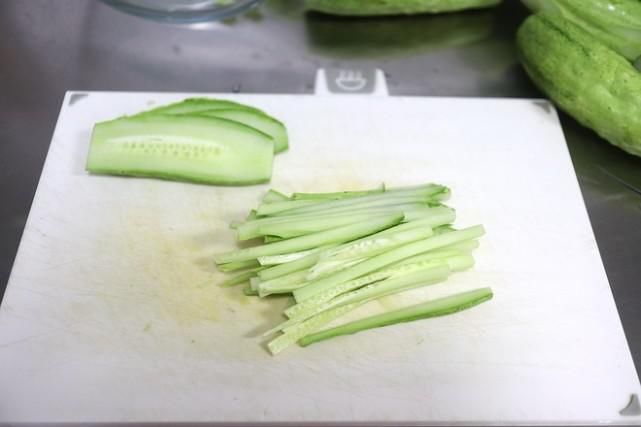 多汁|秋后包饺子，别再吃韭菜馅，这馅的饺子清香多汁，比韭菜爽口多了