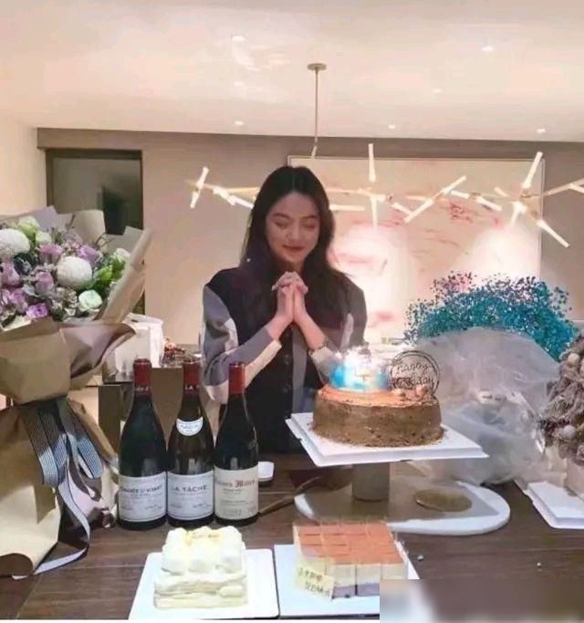  男友|豪门千金王文也认爱晒男友视角照，曾戴26万包，和韩东君误传恋情