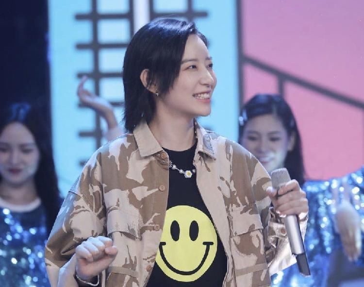  烧烤|“乘风破浪的姐姐”们最爱的夜宵是啥？李斯丹妮揭秘：烧烤、炒粉、小龙虾！