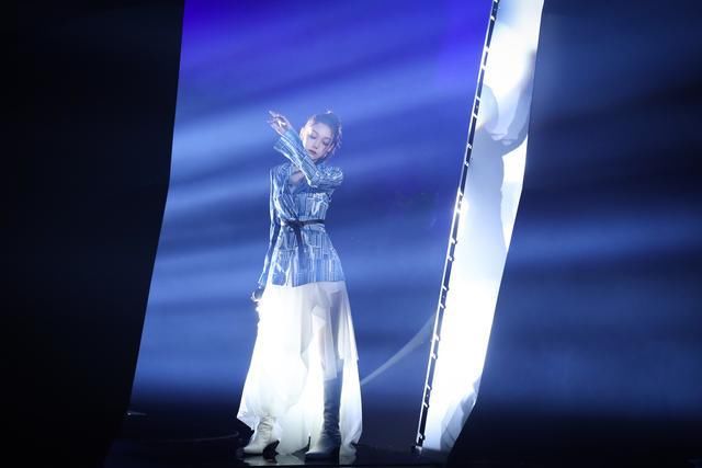  中国|光明优倍《中国梦之声·我们的歌》首轮竞演舞台开启 张信哲初试rap唱跳