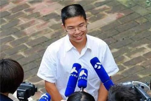  注释|他高考作文满分，有30个字阅卷老师看不懂，写了2000字注释才明白