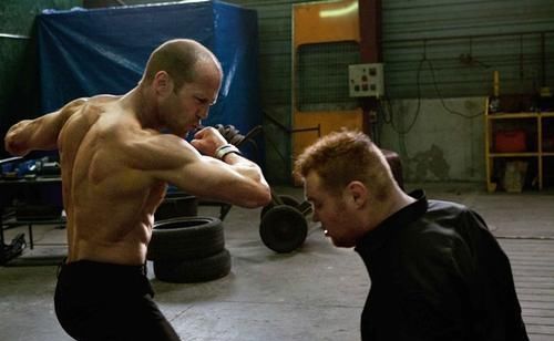  胸前|英国超模布鲁克发福？仍挡不住胸前＂波涛汹涌＂，这身材才是真女神