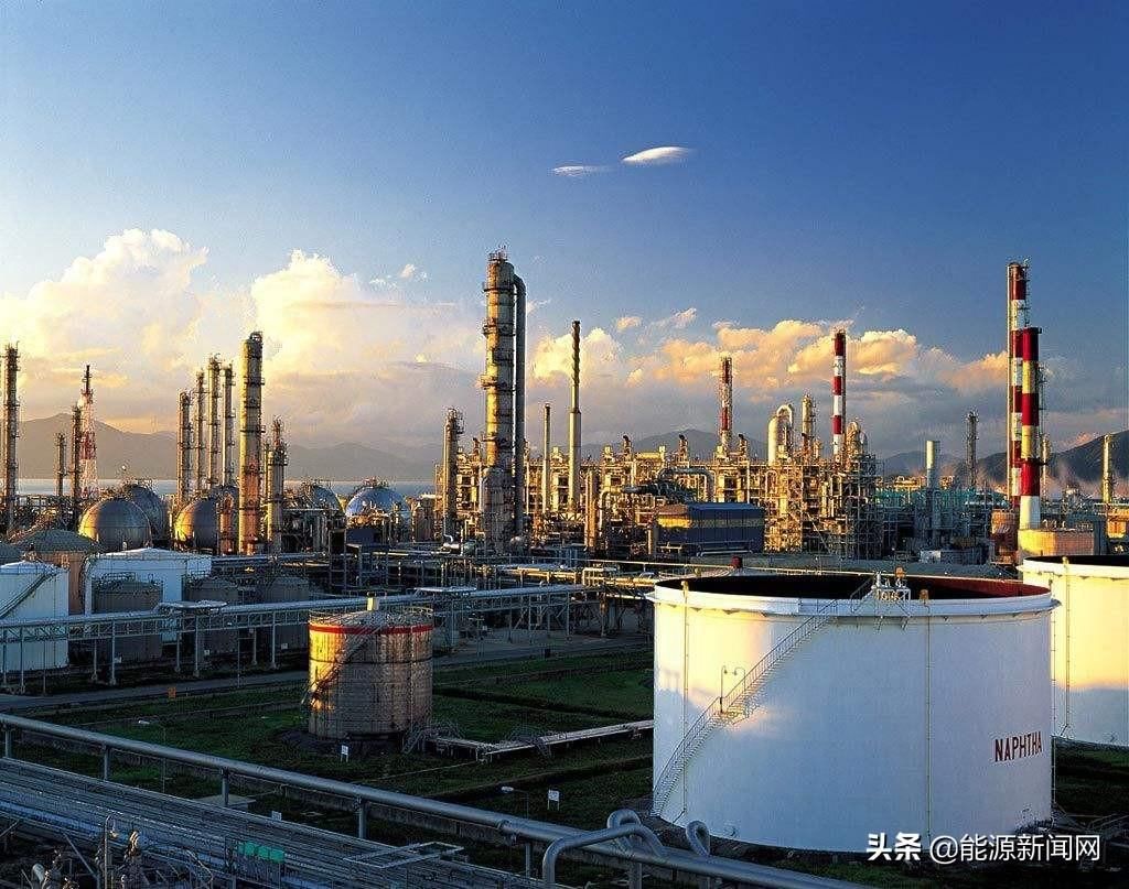  石油|本身缺油的中国，还要出口石油？还便宜？原因是这个