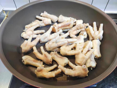  光盘|鸡爪新做法，香辣入味软糯Q弹，百吃不厌，一口气能吃光盘
