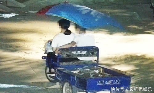 广州黄埔|男子骑三轮车带女友兜风 “顺走”有轨电车轨道配件