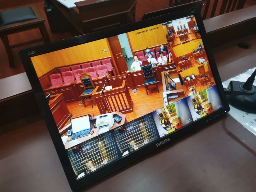 伙同|厦门惊现“保姆大盗”，伙同丈夫一起，半年盗走雇主家三十多万！