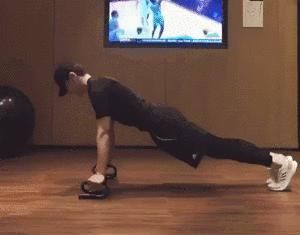  健身|「健身」邓伦这身材？不是电影特效吗？