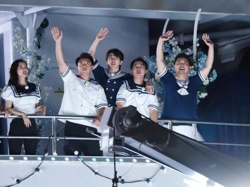  收官|《奔跑吧》收官之战刚结束，节目组就官宣新综艺，跑男又要团聚了