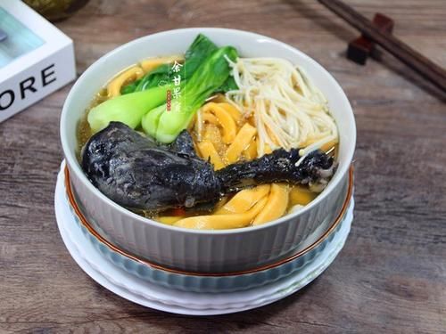  南瓜|秋天，南瓜正香甜，做成这早餐，热乎乎上桌，鲜甜味美，管饱