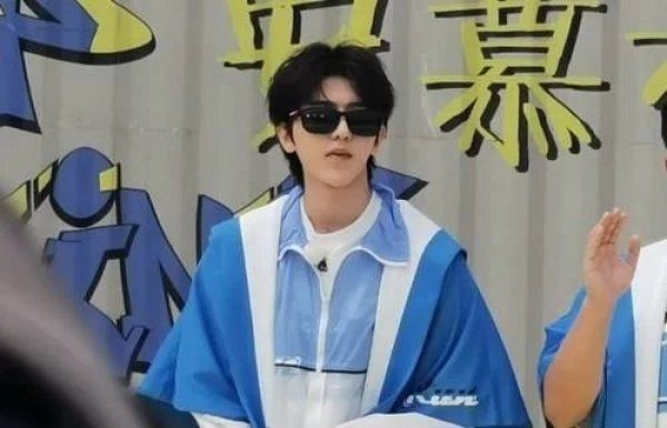  增加|身高差好萌！蔡徐坤周震南《跑男》同框，奇奇怪怪的CP增加了